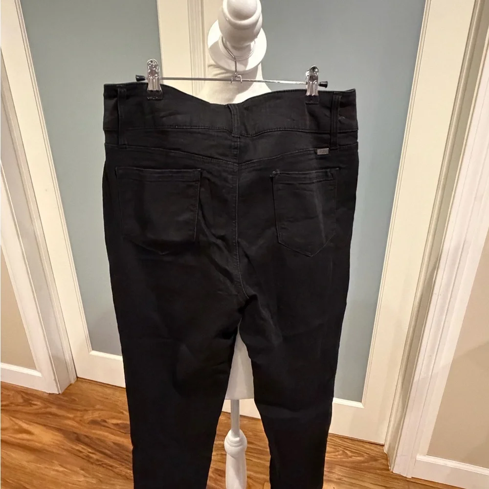 1822 Denim Classic Black Jeans - Picture 3 of 5